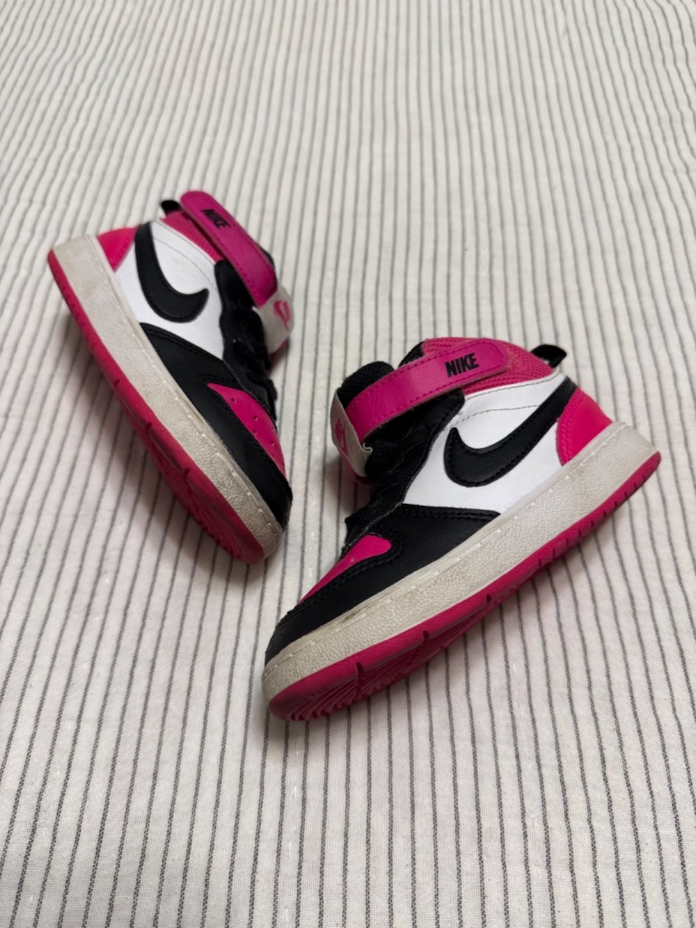 NIKE Court Borough Mid 2 Kids Sneakers Shoes Pink Black White Size 7.5 Toddler - Picture 4 of 8